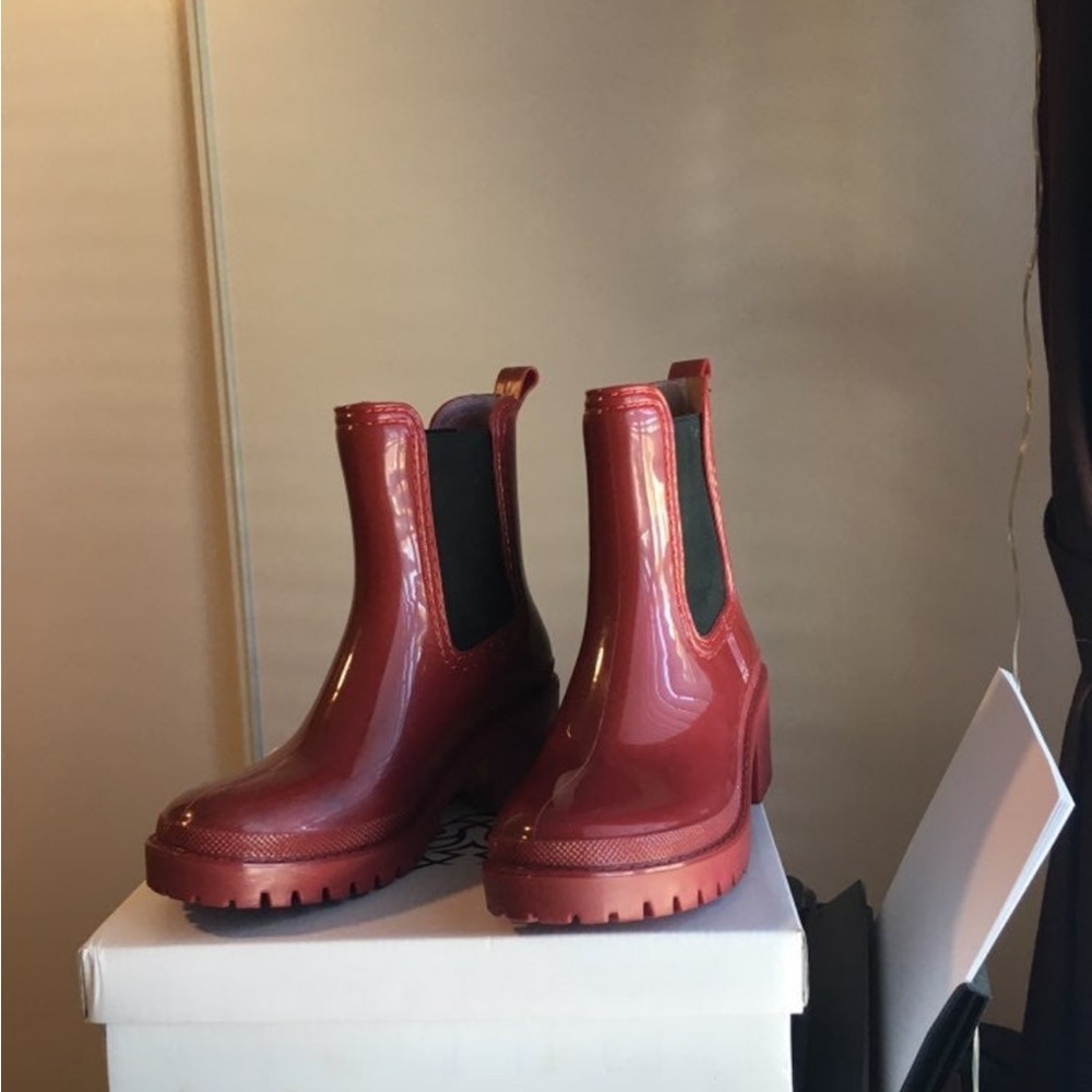 Wine colored rain boots - Picture 5 of 5